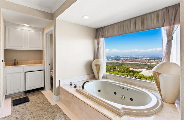 $7,800,000 | 17 Napoli, Newport Beach, CA 92660