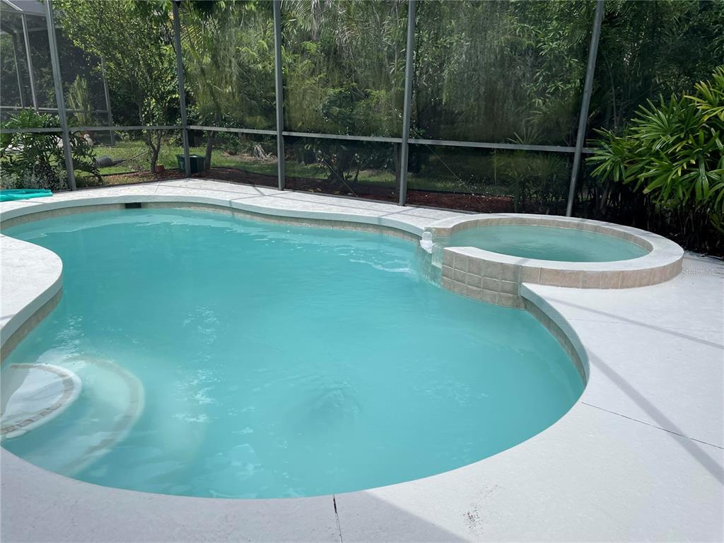 759 Fordingbridge Way Osprey, FL 34229 - Photo 46 of 51 a view of a jacuzzi