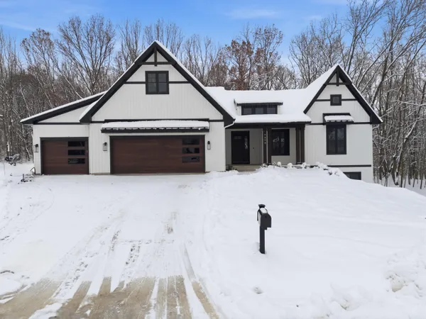 $930,000 | 8050 West PQ Avenue, Kalamazoo, MI 49009