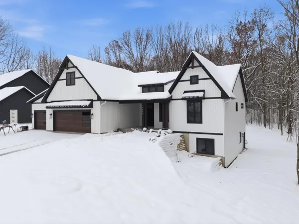 $930,000 | 8050 West PQ Avenue, Kalamazoo, MI 49009