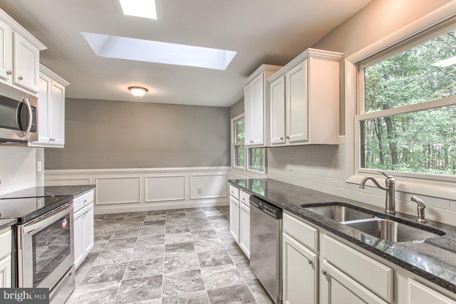215 Red Tank Road Boiling Springs, PA 17007 - Photo 4 of 25 Gallery Image 4