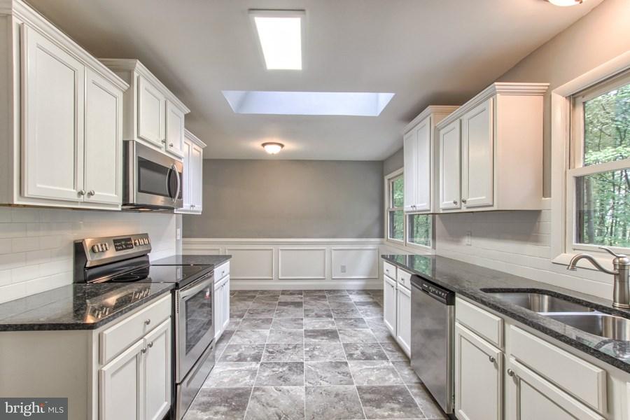 215 Red Tank Road Boiling Springs, PA 17007 - Photo 5 of 25 Gallery Image 5