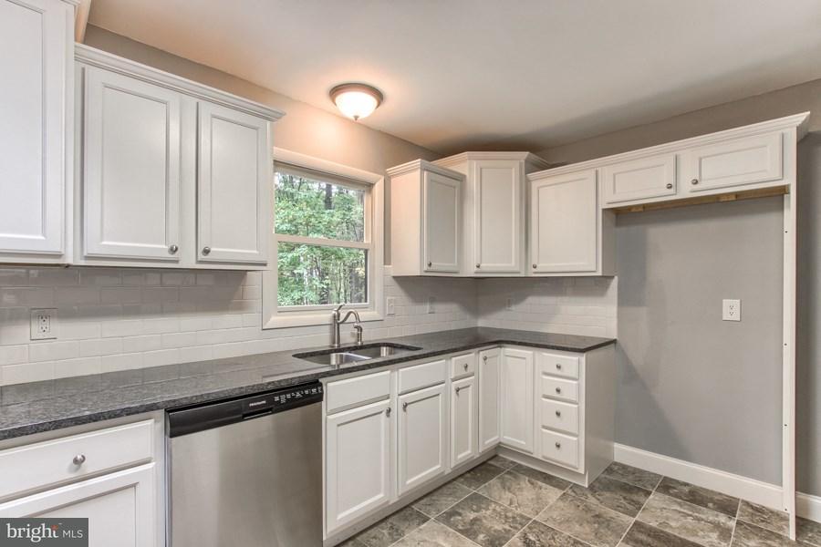 215 Red Tank Road Boiling Springs, PA 17007 - Photo 7 of 25 Gallery Image 7
