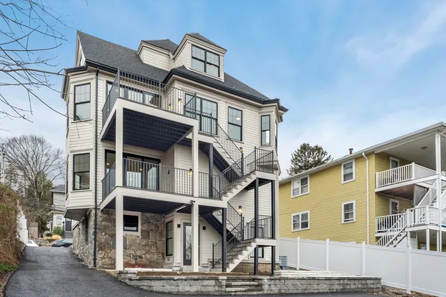 $989,000 | 142 Metropolitan Avenue, Unit 1, Boston, MA 02131