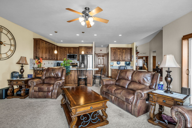 337 Brayden Way Draper, UT 84020 - Photo 3 of 47