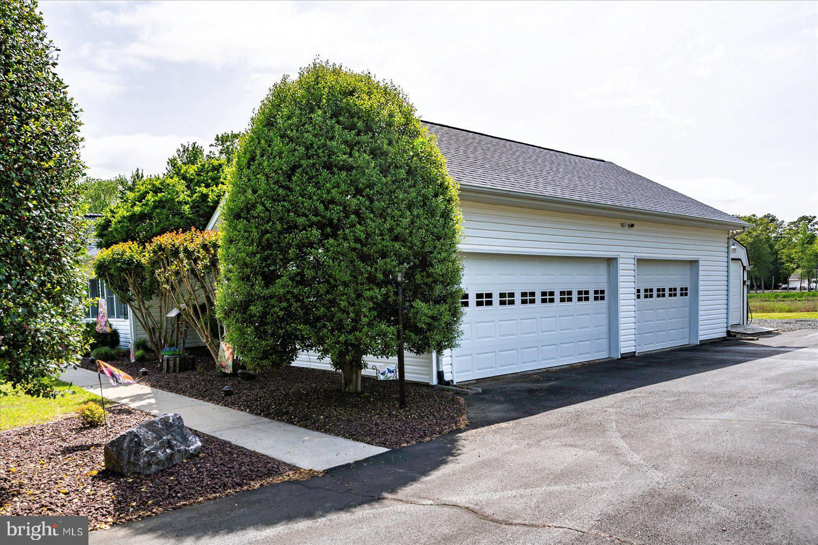 30944 Holts Landing Road Dagsboro, DE 19939 - Photo 12 of 77 Side Garage