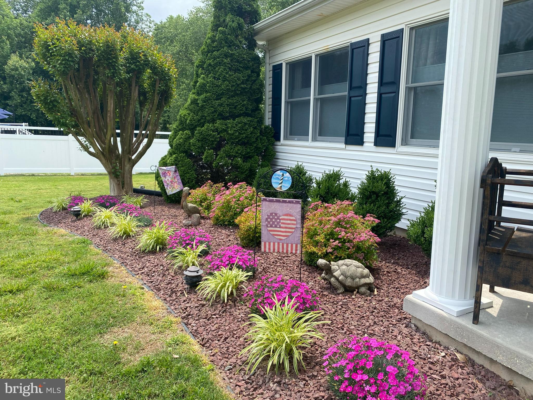 30944 Holts Landing Road Dagsboro, DE 19939 - Photo 13 of 77 Beautiful Landscaped