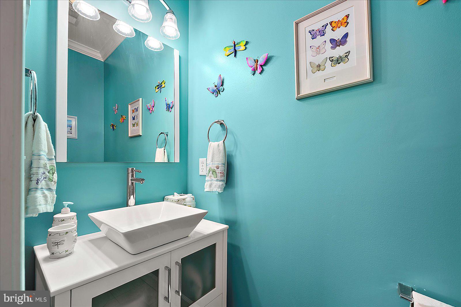 30944 Holts Landing Road Dagsboro, DE 19939 - Photo 26 of 77 Powder room off kitchen & den.