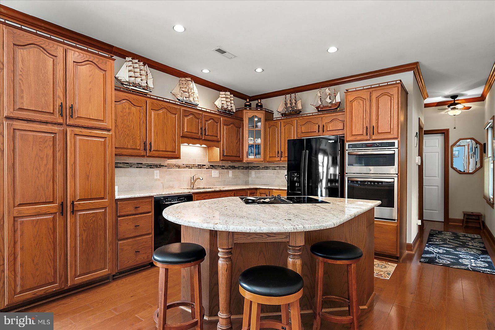 30944 Holts Landing Road Dagsboro, DE 19939 - Photo 36 of 77 Seating at the bar