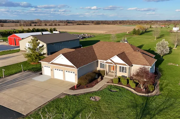 $730,000 | 3095 North 5000 Road West, Kankakee, IL 60901