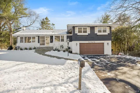 $1,275,000 | 124 Hillandale Drive, New Rochelle, NY 10804