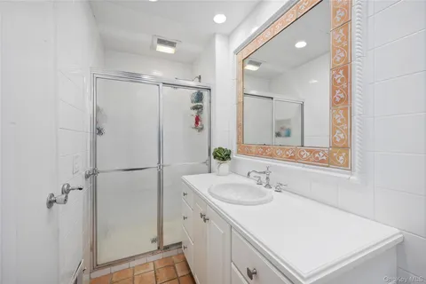 $1,275,000 | 124 Hillandale Drive, New Rochelle, NY 10804