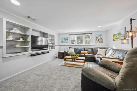 $1,275,000 | 124 Hillandale Drive, New Rochelle, NY 10804