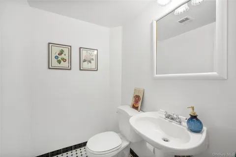 $1,275,000 | 124 Hillandale Drive, New Rochelle, NY 10804