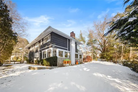 $1,275,000 | 124 Hillandale Drive, New Rochelle, NY 10804