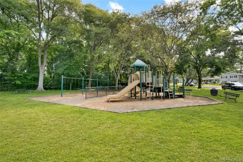 $1,275,000 | 124 Hillandale Drive, New Rochelle, NY 10804