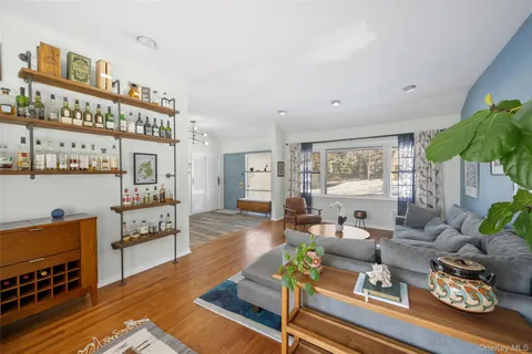 $1,275,000 | 124 Hillandale Drive, New Rochelle, NY 10804