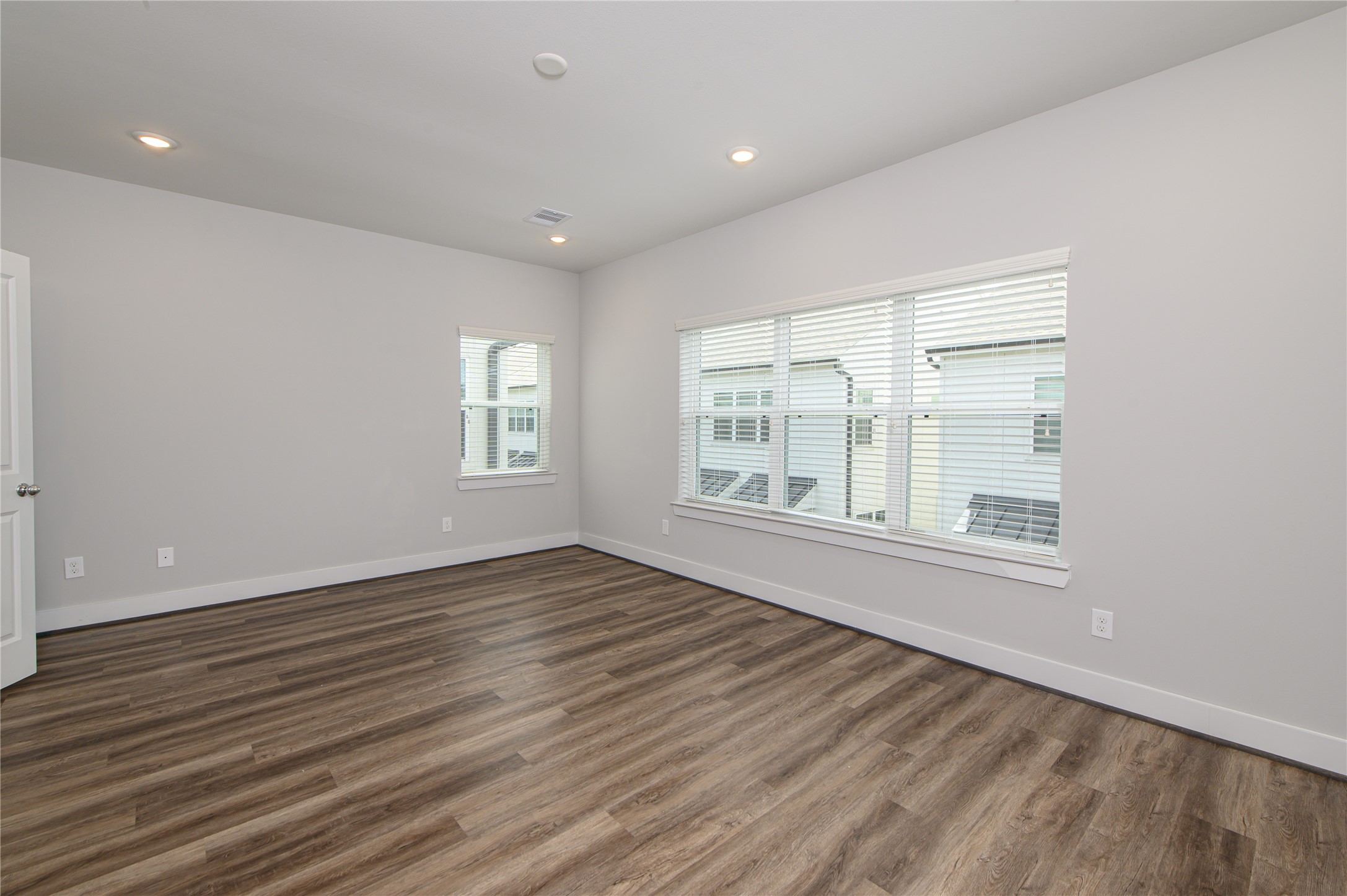 1274 North Post Oak Road, Unit B Houston, TX 77055 - Photo 10 of 22 Primary Bedroom 3rd Floor