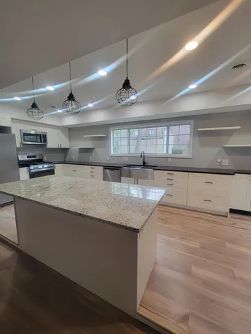 $2,750 | 47 6th Avenue South, Hopkins, MN 55343