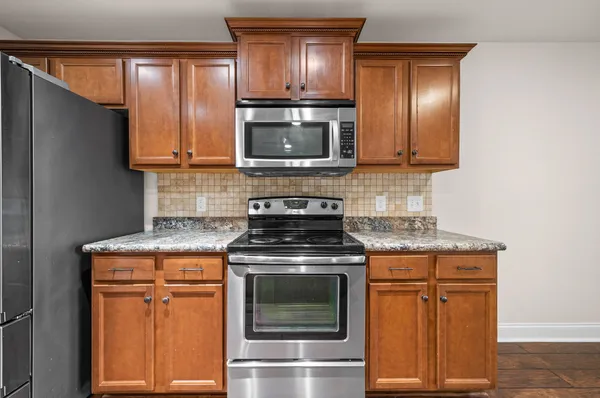 $2,100 | 1224 Meachem Drive, Clarksville, TN 37042