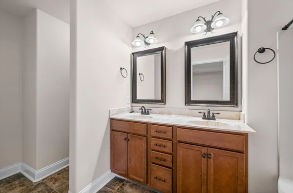 $2,100 | 1224 Meachem Drive, Clarksville, TN 37042