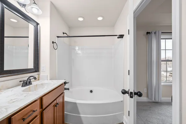 $2,100 | 1224 Meachem Drive, Clarksville, TN 37042