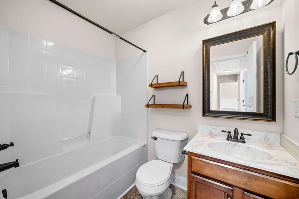 $2,100 | 1224 Meachem Drive, Clarksville, TN 37042