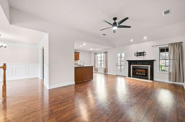 $2,100 | 1224 Meachem Drive, Clarksville, TN 37042