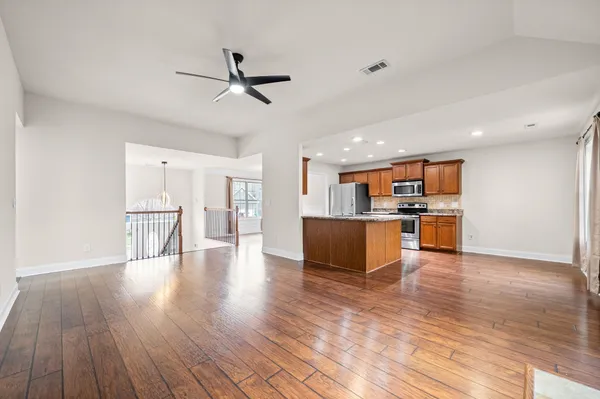 $2,100 | 1224 Meachem Drive, Clarksville, TN 37042