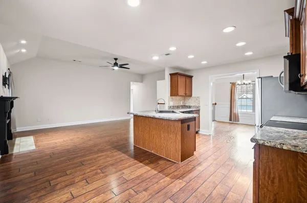 $2,100 | 1224 Meachem Drive, Clarksville, TN 37042