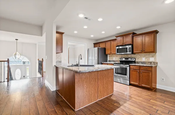 $2,100 | 1224 Meachem Drive, Clarksville, TN 37042