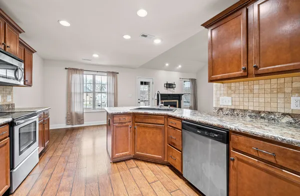 $2,100 | 1224 Meachem Drive, Clarksville, TN 37042