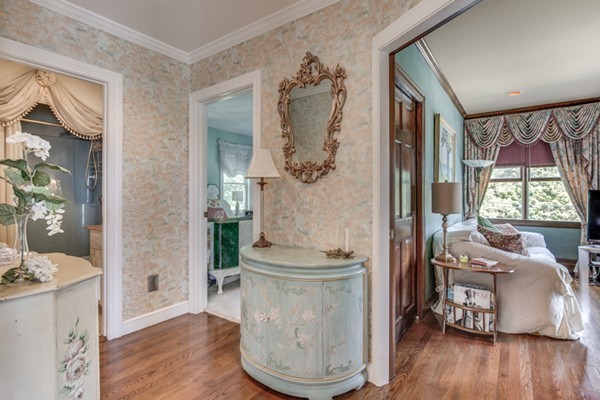 60 Beacon Street Marblehead, MA 01945 - Photo 10 of 30 Gallery Image 10