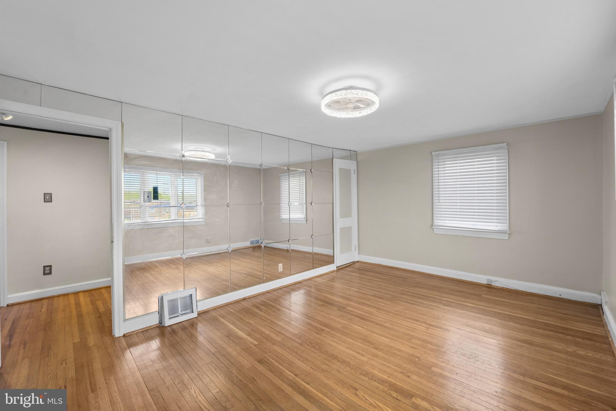 816 Laurel Road Yeadon, PA 19050 - Photo 18 of 35