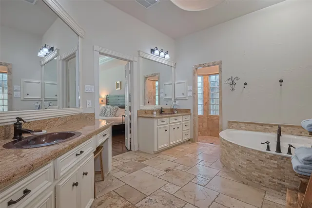 $6,900 | 26 Spiceberry Place, The Woodlands, TX 77382