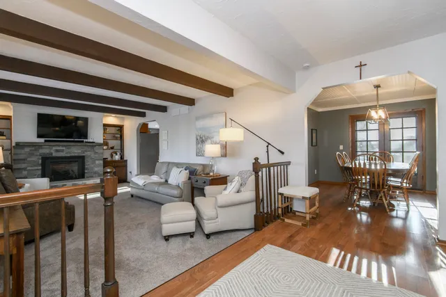 $574,900 | S94W23205 Meadow View Lane, Vernon, WI 53103