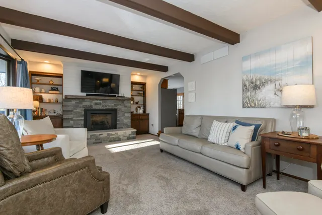 $574,900 | S94W23205 Meadow View Lane, Vernon, WI 53103