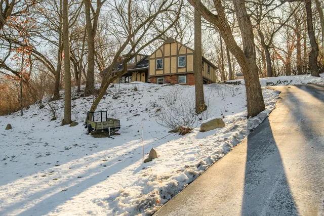 $574,900 | S94W23205 Meadow View Lane, Vernon, WI 53103