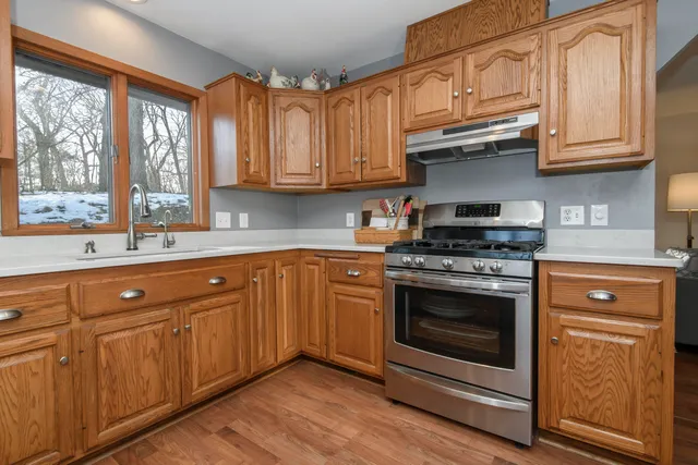 $574,900 | S94W23205 Meadow View Lane, Vernon, WI 53103