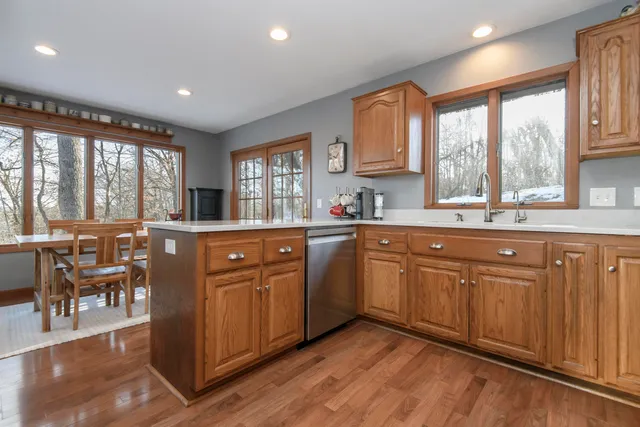 $574,900 | S94W23205 Meadow View Lane, Vernon, WI 53103