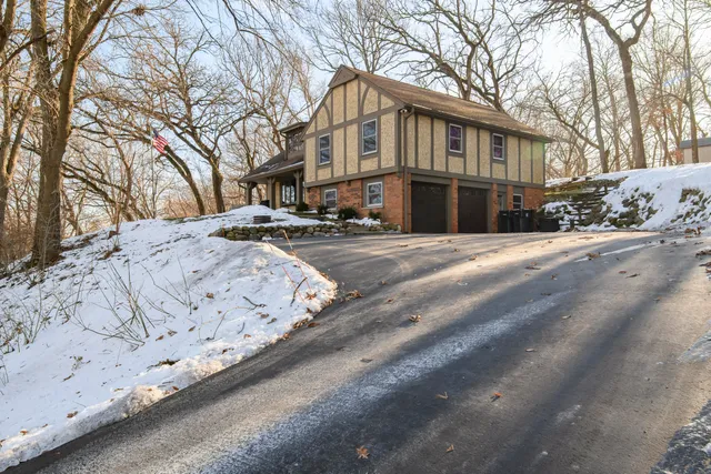 $574,900 | S94W23205 Meadow View Lane, Vernon, WI 53103