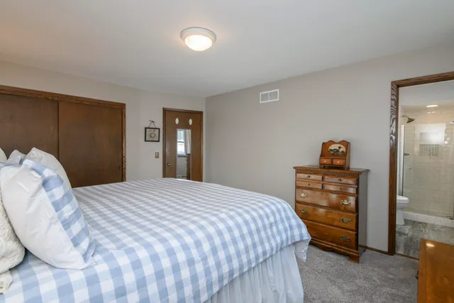 $574,900 | S94W23205 Meadow View Lane, Vernon, WI 53103