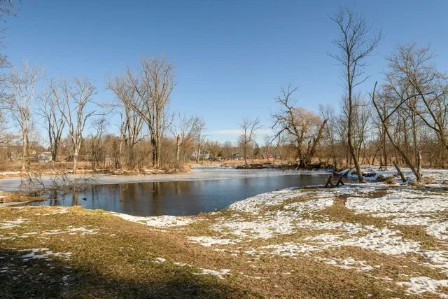 $574,900 | S94W23205 Meadow View Lane, Vernon, WI 53103