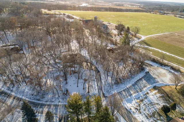 $574,900 | S94W23205 Meadow View Lane, Vernon, WI 53103