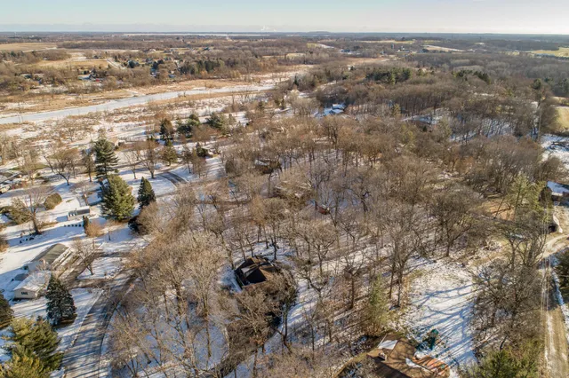 $574,900 | S94W23205 Meadow View Lane, Vernon, WI 53103