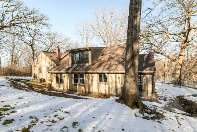 $574,900 | S94W23205 Meadow View Lane, Vernon, WI 53103