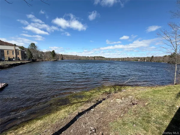 $299,900 | 9 Gail Drive, Loch Sheldrake, NY 12759