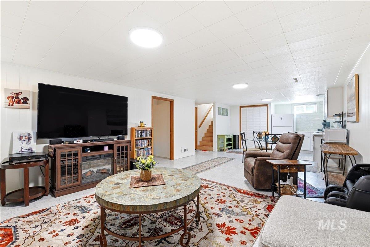 6710 West Ustick Road Boise, ID 83704 - Photo 20 of 42 Finished lower level featuring recessed lighting and light-toned flooring