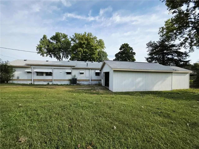 $32,000 | 1206 Orange Street, Pleasanton, KS 66075