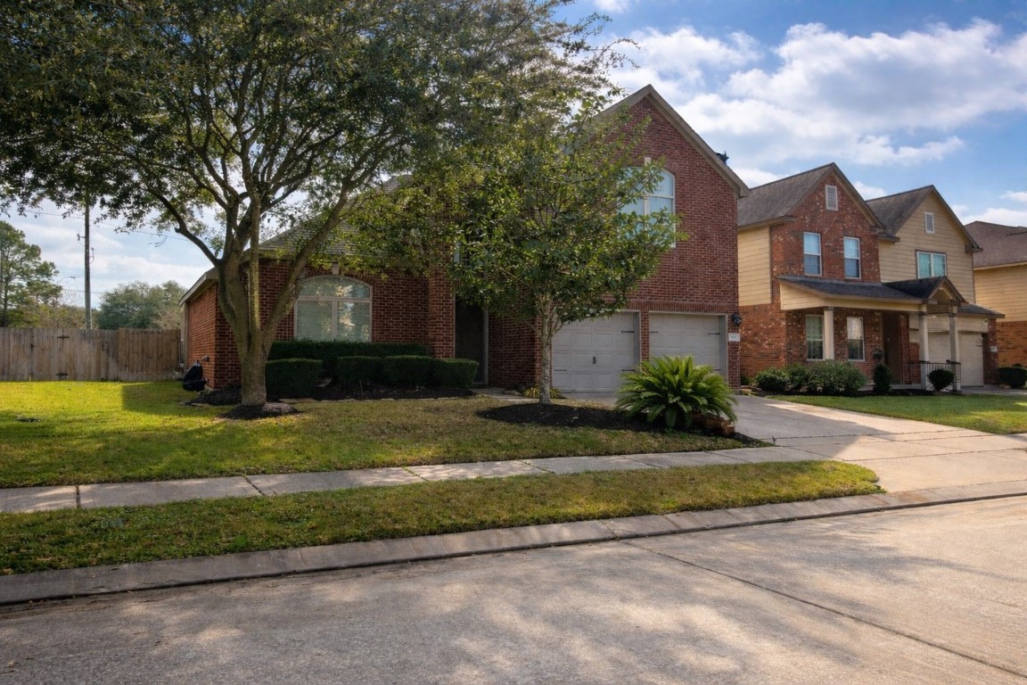 3915 Markspring Lane Spring, TX 77388 - Photo 2 of 22